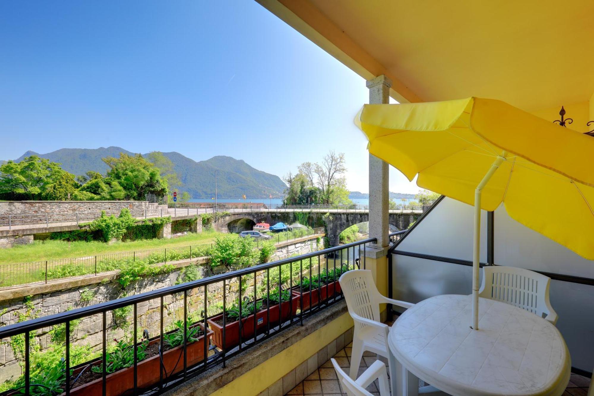 Hotel Residence Zust Verbania Exterior photo